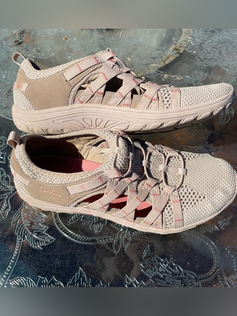 Skechers Regae Fest Neap Beige Knit Slip-On Sneakers with Pink Accents Size 9
